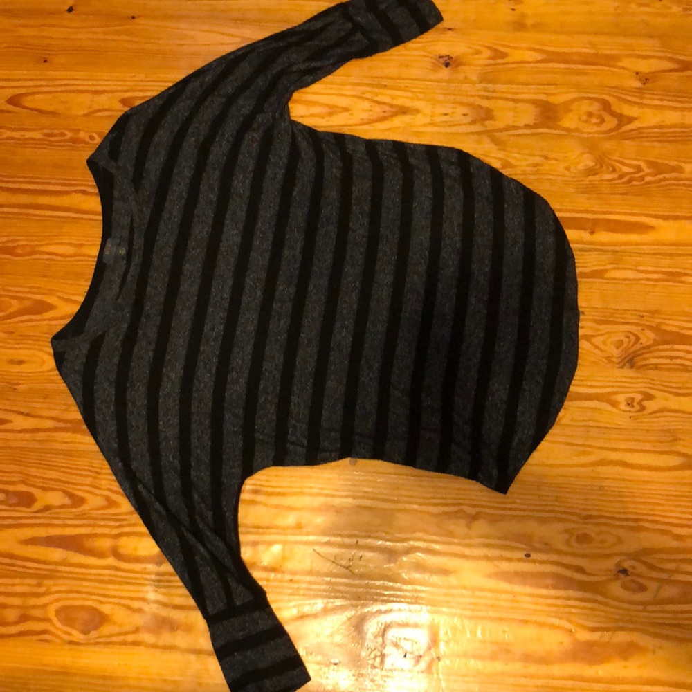 Mix size M black striped shirt